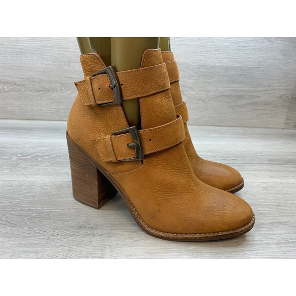 Steve Madden Shoes - Steve Madden Women's Tan Leather Double Buckle Ankle Boots Block Heel 8.5 Shoes